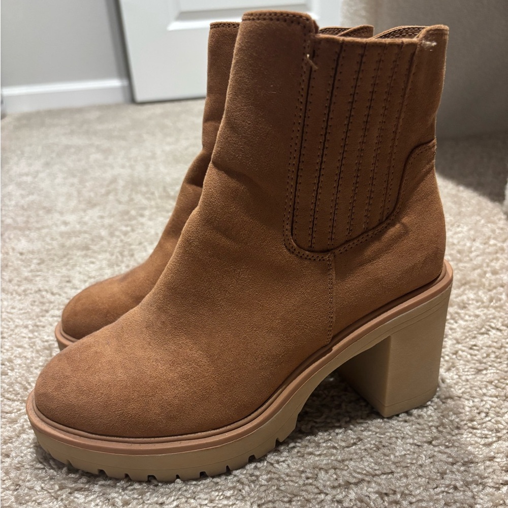 Universal Thread Brown Heeled Boots